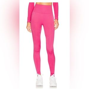 ALALA Barre Seamless leggings size small (NEVER WORN!!!)